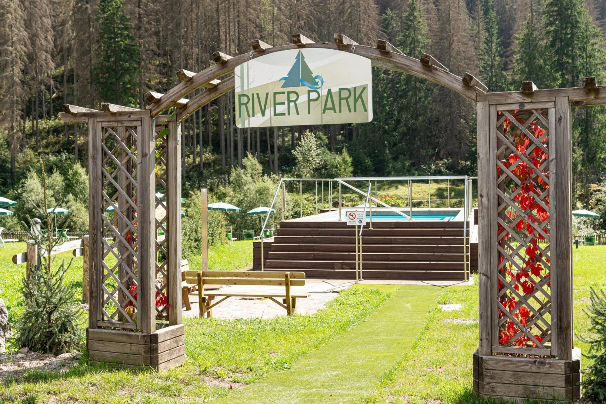Hotel Diamant Park Campitello di Fassa Εξωτερικό φωτογραφία